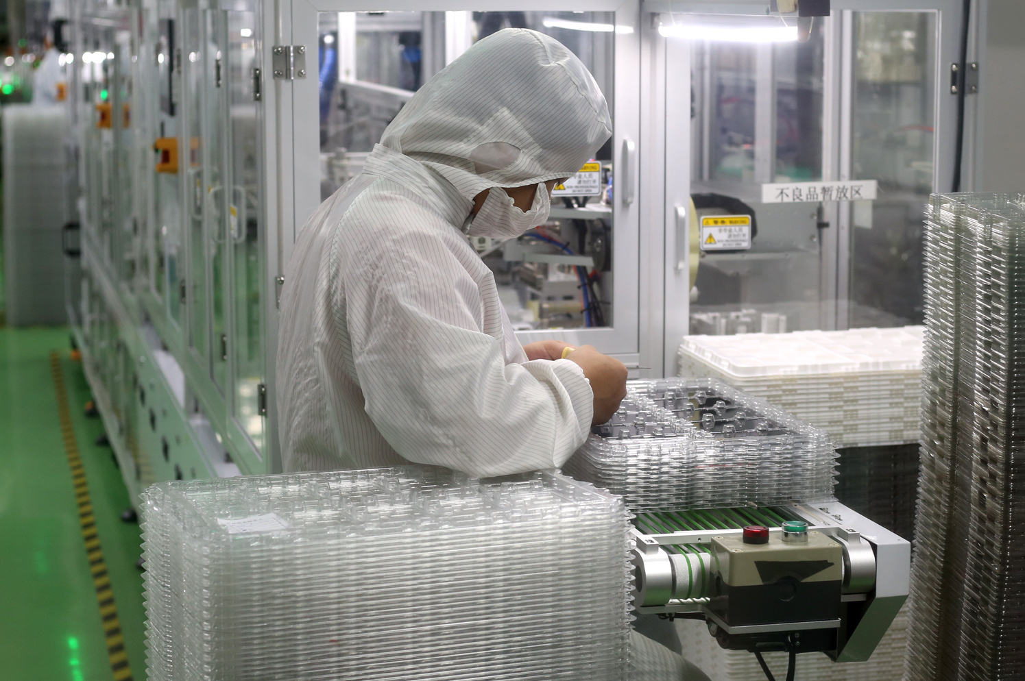 lcd顯示屏廠家 ，不僅僅要質(zhì)量還要服務(wù)好【海飛智顯】